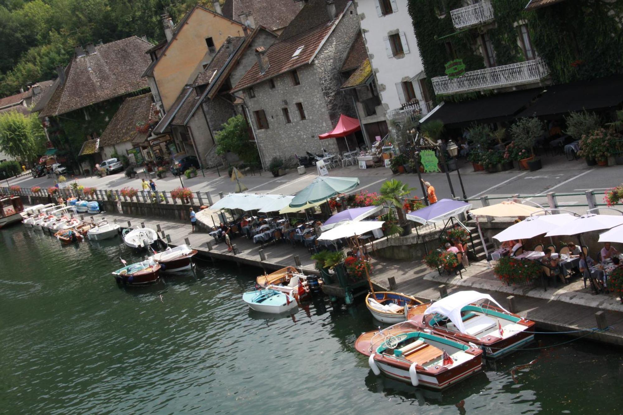 Le Doux Nid Bed & Breakfast Chanaz Bagian luar foto